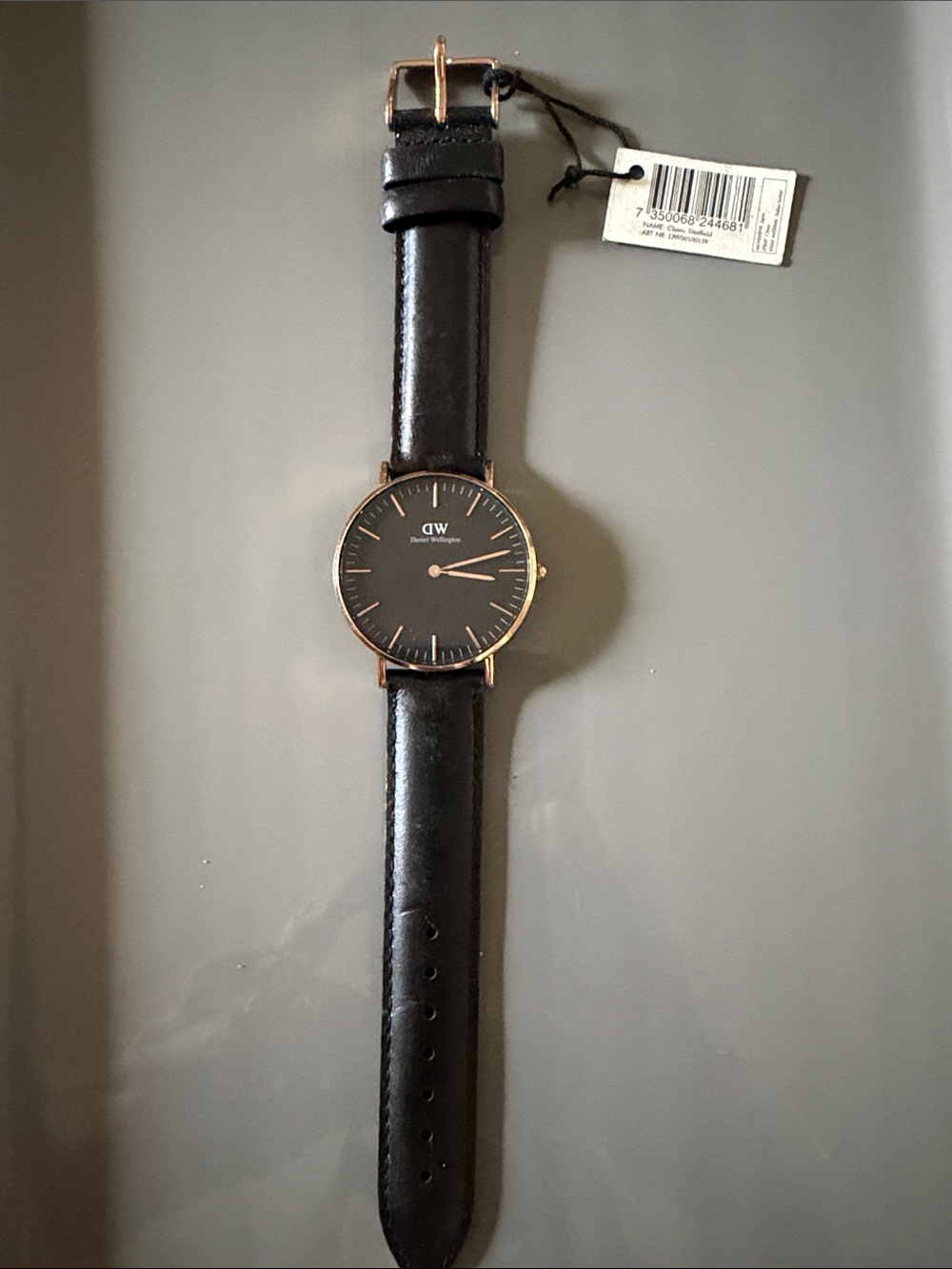 Daniel Wellington Black Leather Watch with Rose Gold Accents watch women’s new